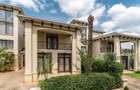 5 Bed House with En Suite in Lavington - 2