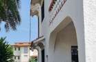 4 Bed House with En Suite at Portreitz - 3