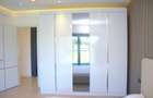 3 Bed Apartment with En Suite at Fourth Avenue - 5