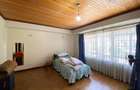 5 Bed Townhouse with En Suite in Spring Valley - 18