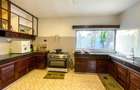 5 Bed Townhouse with En Suite in Diani - 10