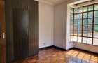 5 Bed Villa with En Suite at Lonetree - 9