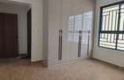 4 Bed Apartment with En Suite in Parklands - 11