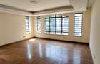 5 Bed Townhouse with En Suite in Lavington - 10
