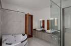 5 Bed Townhouse with En Suite in Lavington - 13