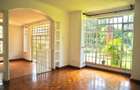 4 Bed Townhouse with En Suite in Rosslyn - 10