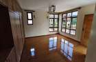 5 Bed Townhouse with En Suite at Lavington - 9