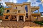 5 Bed Townhouse with En Suite in Lavington - 1
