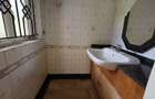 4 Bed House with En Suite at Hill View - 6