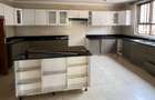 5 Bed Townhouse with En Suite in Lavington - 7