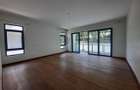 5 Bed House with En Suite in Lavington - 3