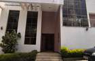 5 Bed Villa with En Suite in Lavington - 1