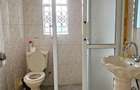 7 Bed House with En Suite in Thome - 13