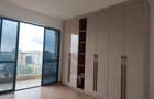 4 Bed Apartment with En Suite in Parklands - 9