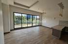 2 Bed Apartment with En Suite in Rosslyn - 2