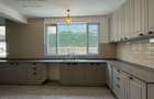 5 Bed Apartment with En Suite at Spring Valley - 12