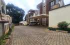 6 Bed Villa with En Suite in Lavington - 1