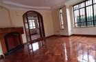 4 Bed House with En Suite in Lavington - 2