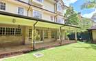 5 Bed Townhouse with En Suite in Lavington - 2