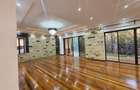 4 Bed Townhouse with En Suite at Valley Arcade - 2