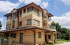 5 Bed House with En Suite at Lavington - 1