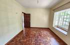 5 Bed House with En Suite in Lavington - 17