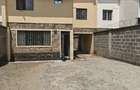 3 Bed House in Nairobi West - 1