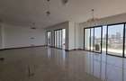 4 Bed Apartment with En Suite at Riverside Drive - 7