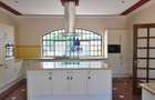 4 Bed Villa with En Suite in Nyari - 9