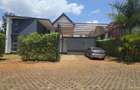 4 Bed House with En Suite in Garden Estate - 1
