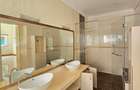 4 Bed Townhouse with En Suite in Riverside - 11