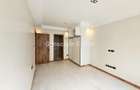 3 Bed Apartment with En Suite at Westland - 17