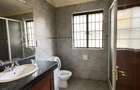 5 Bed Townhouse with En Suite in Spring Valley - 19