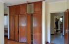 5 Bed Townhouse with En Suite at Lavington - 4