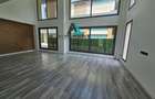 5 Bed Townhouse with En Suite in Lavington - 4