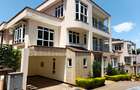 5 Bed Townhouse with En Suite at Lavington - 1