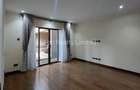 5 Bed Townhouse with En Suite in Lavington - 7