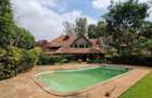 5 Bed Townhouse with En Suite at Lavington - 10