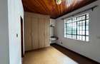 5 Bed Townhouse with En Suite in Lavington - 11