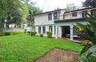 4 Bed House with En Suite at Hill View - 1