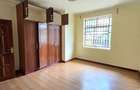 5 Bed House with En Suite at Lavington - 12