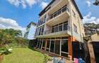 5 Bed House with En Suite in Lavington - 3