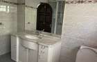 4 Bed House with En Suite in Riverside - 13