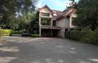 4 Bed Townhouse with En Suite in Lavington - 2