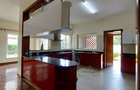 5 Bed House with En Suite in Lavington - 9