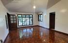 5 Bed Townhouse with En Suite at Lavington - 14