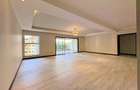 3 Bed Apartment with En Suite in Riverside - 3