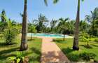 Serviced 4 Bed Apartment with En Suite in Nyali Area - 7