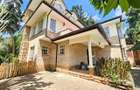 5 Bed House with En Suite in Lavington - 1