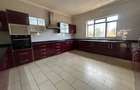 3 Bed Apartment with En Suite in Kilimani - 6